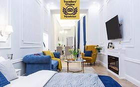 Main Square Apartments